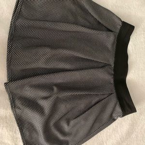 Black & white mini skirt